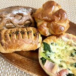 ハローズ - 料理写真:4個で555円とリーズナブル♡