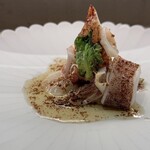 プルサーレ - 『ヤリイカ【豊洲】ソテー』
      
      ・ヤリイカのソテー
      ・素揚げしたプチヴェール
      ・白ポレンタ
      ＋
      ・焦がしアンチョビにレモンを効かせたソース