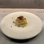 プルサーレ - 『”冷製スパゲッティーニ” 真鯛【愛知】カラスミ』
      
      ・赤紫蘇、花紫蘇、芽ねぎ
      ・カラスミ
      ・真鯛
      ・冷製スパゲッティーニ