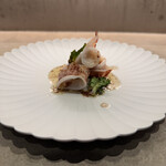 プルサーレ - 『ヤリイカ【豊洲】ソテー』
      
      ・ヤリイカのソテー
      ・素揚げしたプチヴェール
      ・白ポレンタ
      ＋
      ・焦がしアンチョビにレモンを効かせたソース