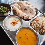 日本一小さなインド家庭料理 ドーン食堂 印度山 - 