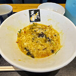 超純水採麺 天国屋 - 地鶏脂のスープと地鶏の卵、バラ海苔などの豪華な④TKG