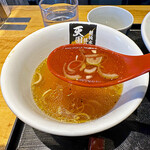 超純水採麺 天国屋 - TKMにした後は、スープに浸すとスープが濁ってしまうので、TKMとスープを交互に味わいます