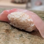 神田錦町 鮨たか晴 - シャリ