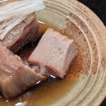 神田錦町 鮨たか晴 - マグロの脂の多い部分を炊いた一品