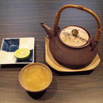 松もと - 鱧と松茸の土瓶蒸し。