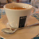 鴻巣cafe - コーヒー（350円）はLAVAZZA