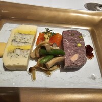 シェ・イノ - 
