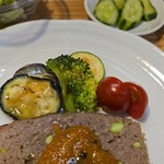 キッチン ブルー グローブ - 備え付け野菜のアップ