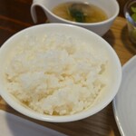 キッチン ブルー グローブ - ご飯のアップ