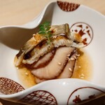 鮨　いの - 焼き穴子となまこ（近くで）