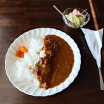 ふうせん - 料理写真:このお店に入った時から、カレーの匂いが充満していて
もしかして、おいしいのかな〜と思い

●カレーライス（サラダ付き）700円

●ご飯大盛り　サービス

合計　700円　を注文してみた
