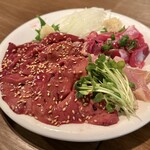 こっこ鶏焼き - とり刺し盛り合わせ(レバー/鳥のたたき/砂肝)