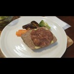 キッチン ブルー グローブ - 昨年5月中旬、牛挽き肉と枝豆のテリーヌ　ドライいちじくと赤ワインビネガーのソース