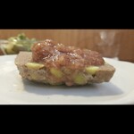 キッチン ブルー グローブ - 横から、超分厚いテリーヌ、ドライいちじくもタップリ！