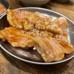 焼肉大衆酒場 真 肉焼屋 - 