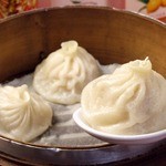 Xiaolongbao (1 piece, 3 pieces or more) 165 yen (tax included)