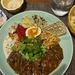 Subry - ビリヤニにカレーがけ(牛すじ・ナス・いんげんのカレー)