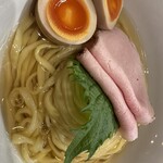支那蕎麦 澤田 - 美しく昆布水の糸を引く素晴らしく美味しい麺だった。感謝