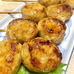 登川 - 柔らかいフワっふわの鶏つくね焼。焼きの香ばしさに、鶏独特の旨味がマッチング。