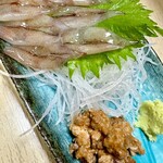 登川 - 新鮮な蛍烏賊を一匹ずつ解体して仕上げるにはかなりの根気が必要。それだけに美味しかった。