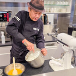 トシ・ヨロイヅカ 東京 - 