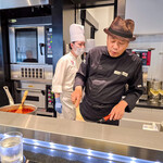 トシ・ヨロイヅカ 東京 - 