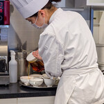 トシ・ヨロイヅカ 東京 - 