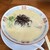 博多元気一杯!! - 料理写真:ラーメン（¥1,000）の第一印象は「白い！」でした