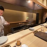 酉囃子 - 店内と店主