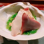 炎水 - 長万部の北寄貝。後ろにツクネが控えます