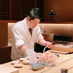 炎水 - 本枯節を削っています。金属音が心地良い