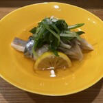 いし井 - 鰆と九条葱の煮浸し