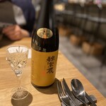 uto - ホタルイカへのペアリングは、日本酒。古酒に近いようなもの、とおっしゃってましたが、とても優しい日本酒。