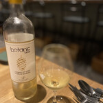 uto - ペアリングは、ギリシャの白。✨清涼感のある味わい。