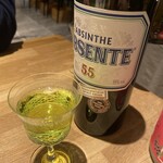 uto - 友達は、アブサントストレート。アルコールきつめですが、不思議と嫌なきつさではなく、ついもう1口と飲み進めてしまう！