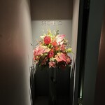 SECRETO - ダイニングルームに手前の花