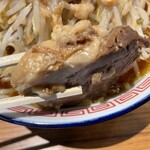 ラーメン☆ビリー PLUS - 『ラーメン(アブラあり・ヤサイ多め・ニンニク多め)』の豚