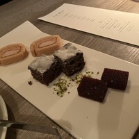 スミレオオサカ - 