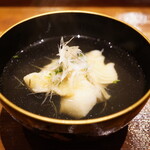 炎水 - ●お椀 アイナメ、蔵囲い昆布（奥井海生堂）、本枯本節（坂井商店）
      アイナメはお昼に活き〆とされた抜群の鮮度。