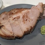 左とう - 炙り肉刺し