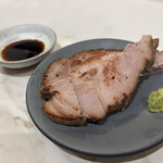 左とう - 炙り肉刺し