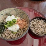 松本蕎麦店 - 冷たいおろし蕎麦の大盛りと割子蕎麦１枚