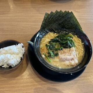 口コミ一覧 : 横浜家系ラーメン 一蓮家 明石店 - 西新町/ラーメン 