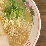 一楽ラーメン - 大盛りラーメン950円　右