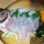 ジャンボ釣船 つり吉 - 半身はお造り