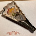 ひろ作 - 真鯛昆布〆唐墨掛けと針魚昆布〆さんでーす。②