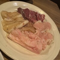 炭火焼肉ホルモン うしごろ 中目黒店 - 