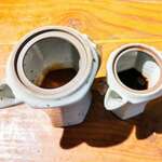 大衆酒場 藤沢ホルモン - 左から（味噌タレ・醬油タレ）