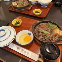 荒井屋 本店 - 平日おつとめランチ　牛鍋定食